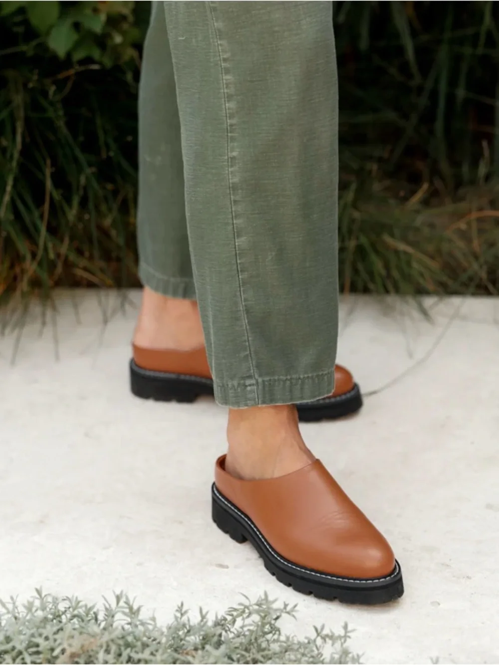 Jenni Kayne Canyon Lug Sole Mules - Picture 2 of 3